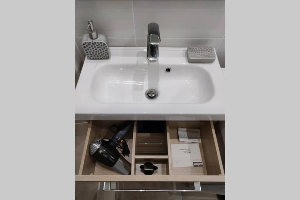 Апартаменты Joli T2 Proche Vieux-Port, Terrasses Du Port Et Metro Joliette Марсель Экстерьер фото